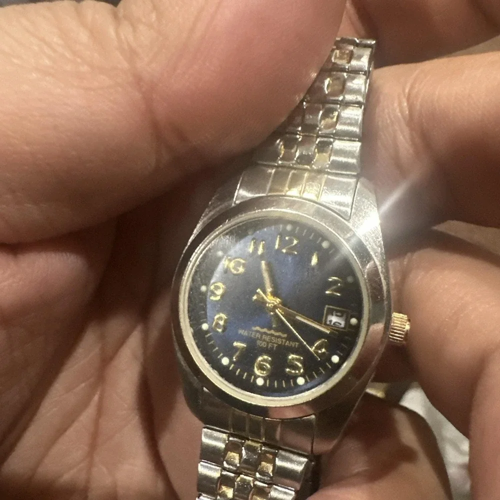 Working Vintage Watch Blue‎ Dial 25mm w/ Two Toned Stainless Steel Stretch Band